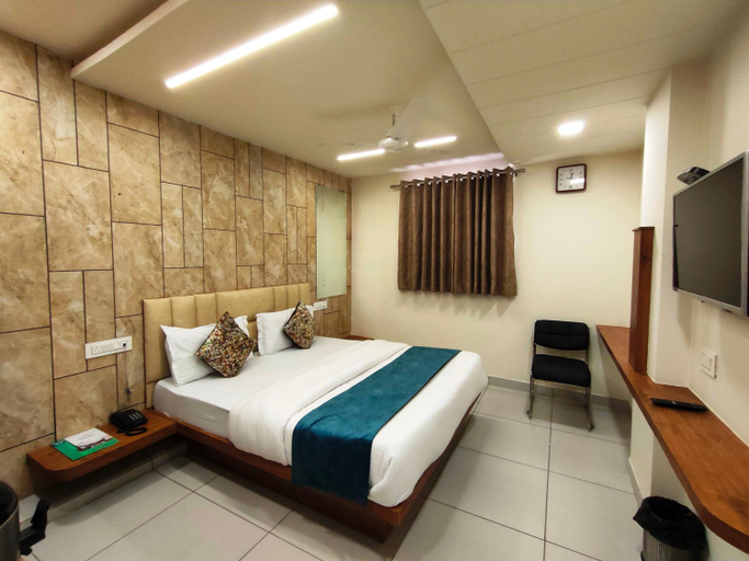 Bedroom 5, Hotel Kinara, Ahmadabad