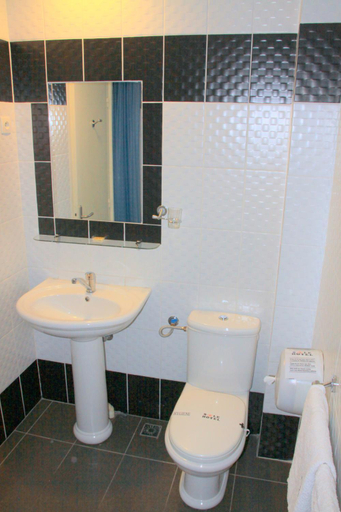 Bathroom 4, Sole Hotel, Analamanga