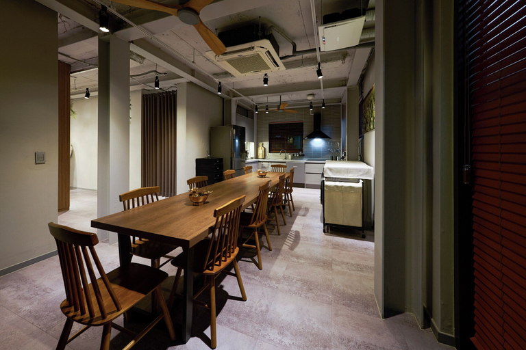 In-room dining 2, L9 Tailor Serviced Home near Hongik Univ, Mapo