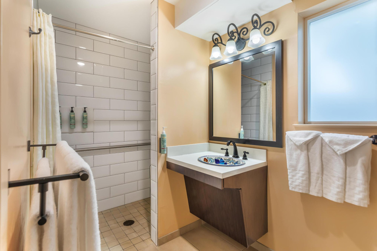 Bathroom 4, Best Western Rose Garden Inn, Santa Cruz