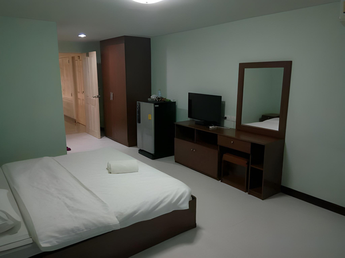 Bedroom 3, Aryan Suites Hotel, Din Dang