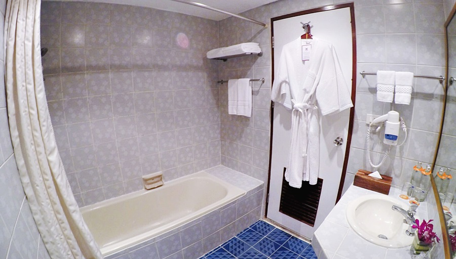 Bathroom 4, City Lodge Soi 9, Wattana