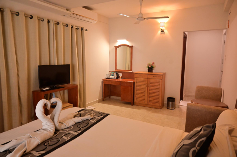 Bedroom 3, Grand Cascade Hotel - Chennai Central, Chennai