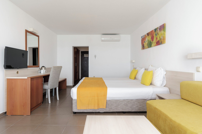 Bedroom 4, AluaSun Helios Beach – All Inclusive, Nesebar