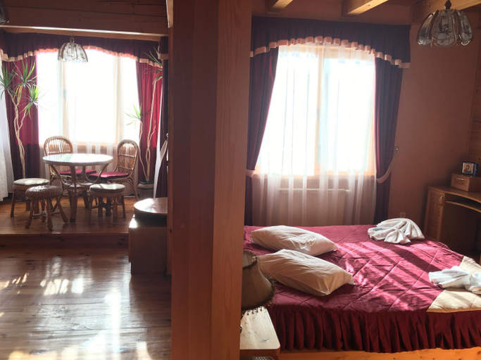 Bedroom 2, Smerekova Hata, Skolivs'kyi
