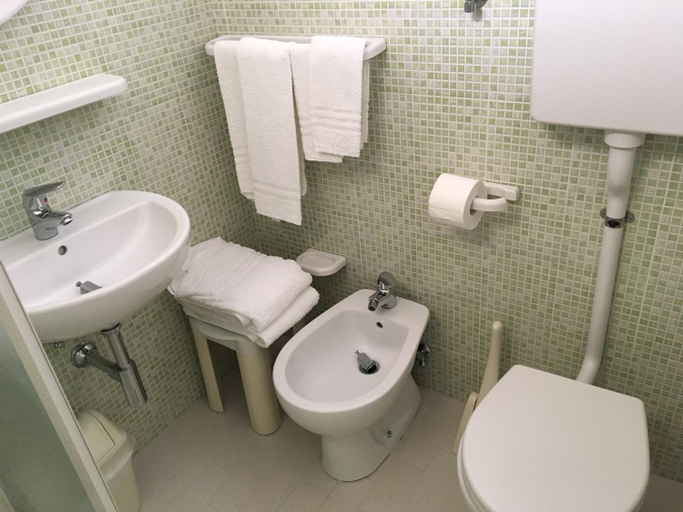 Bathroom 2, Hotel Laila, Forli' - Cesena