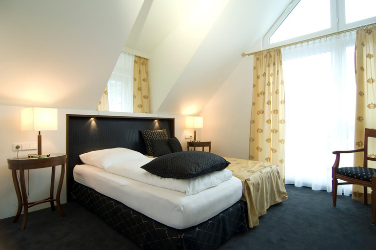 Bedroom 2, Hotel Ochsen Stuttgart, Stuttgart