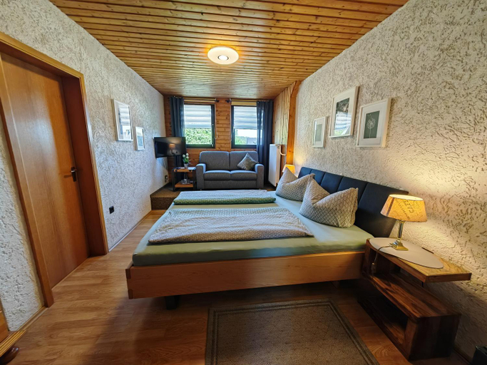 Bedroom 2, Hotel Pension Wolf, Forchheim