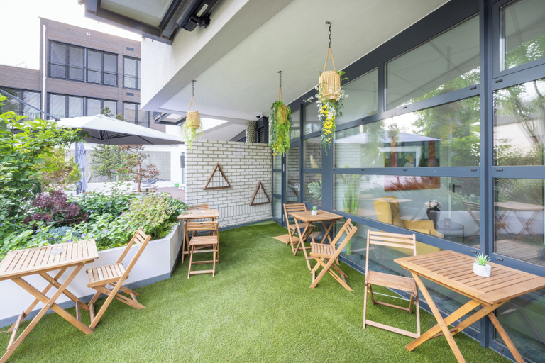 Terrace/patio, Belnoir by BRIGHT, Augsburg