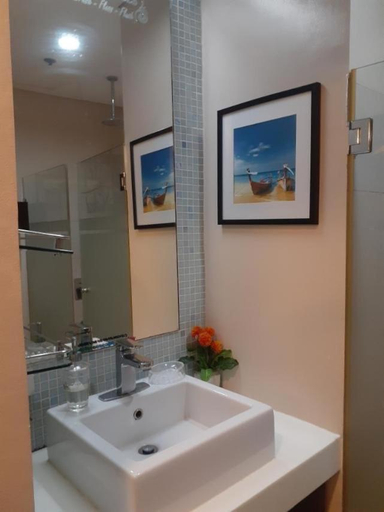 Bathroom 5, Pico de Loro, Nasugbu