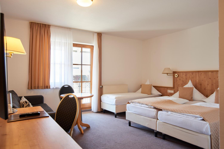 Bedroom 3, Hotel Restaurant Adler, Ostalbkreis