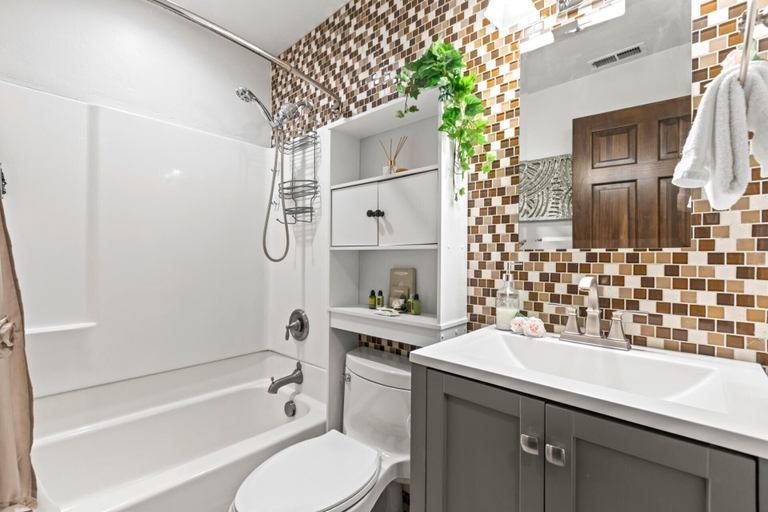 Bathroom, Copperbottom Inn by KBM, Summit