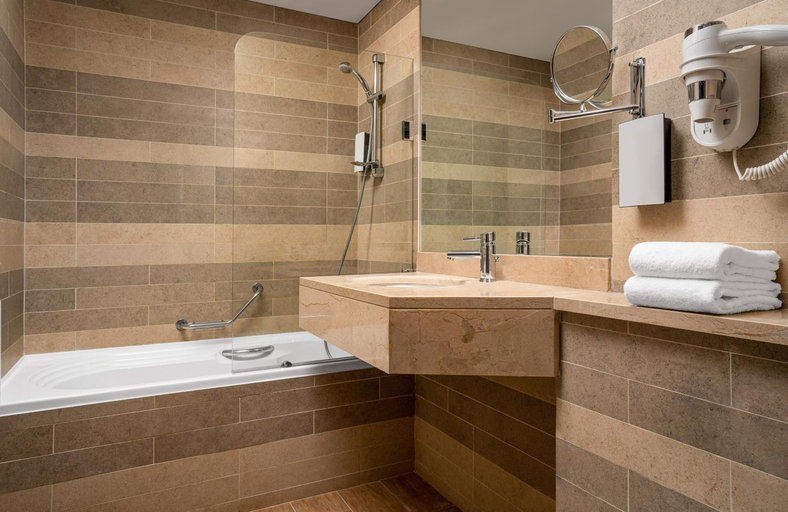 Bathroom 4, Leonardo Hotel Bucharest City Center, Municipiul Bucuresti