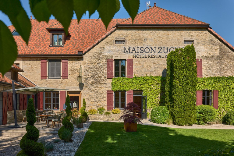 Exterior & Views