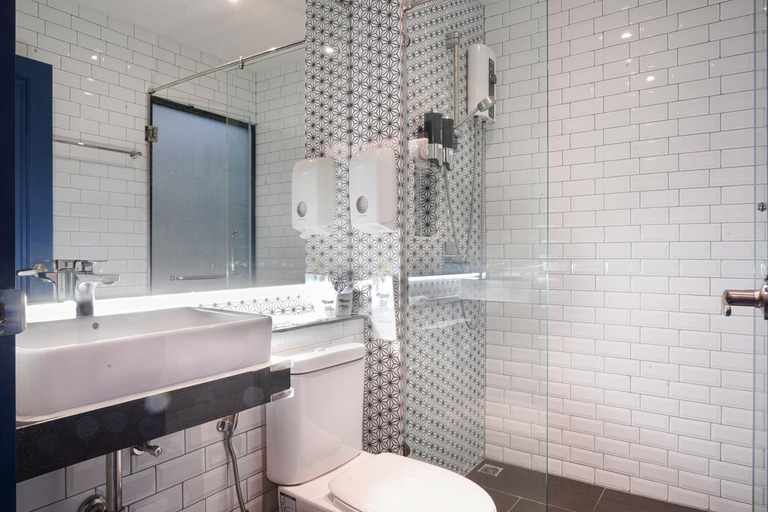 Bathroom 5, Marwin Space Hotel, Ratchathewi