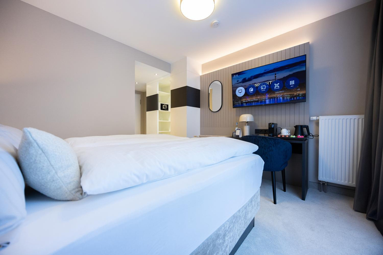 Bedroom 2, Digital Hotel Kronjuwel by BRIGHT Waldkirch - Self Check-In I NIRO, Emmendingen