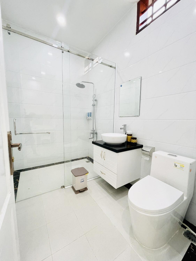 Bathroom 3, Linh phuong 6 Hotel, Cái Răng