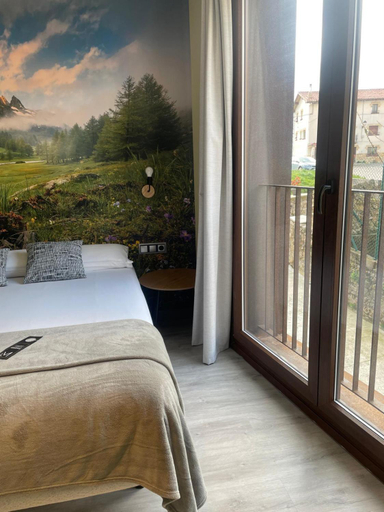 Bedroom 3, Hotel Rural Milaleku, Navarra