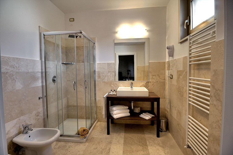 Bathroom 5, Hotel Park, Arezzo