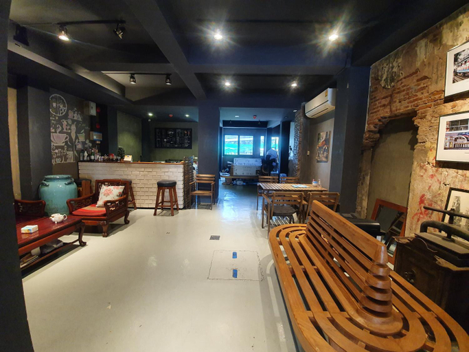 Food & Drinks 3, Baan Wualamphong, Bang Rak