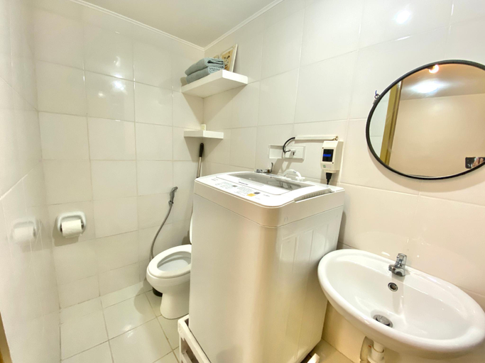 Bathroom 4, Condo 2BR within the City! w/ Pool, WIFI & Netflix, Davao City
