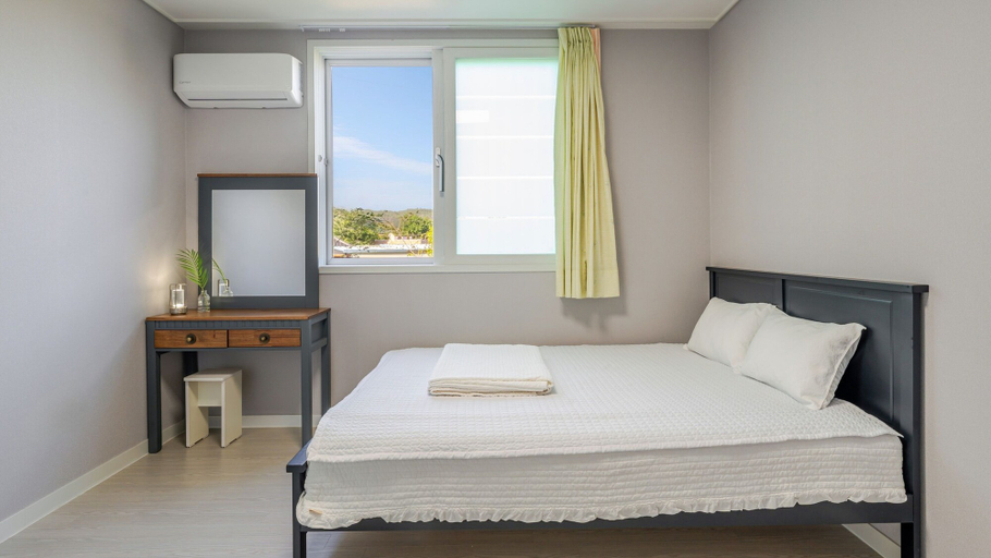 Bedroom 3, Gyeongju Sunflower Private Cottage, Gyeongju