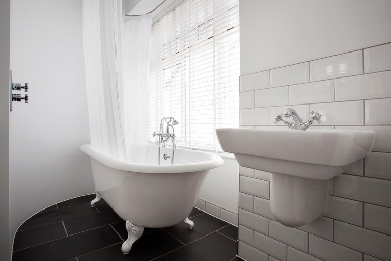 Bathroom 5, The Gannet Inn, Cornwall