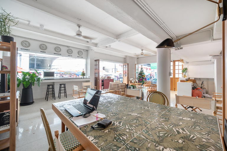 Public Area 3, Unplugged at Bangrak & Silom Design Hostel , Bang Rak