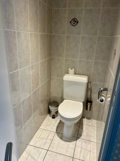 Bathroom 4, Hôtel Marguerite, Côtes-d'Armor