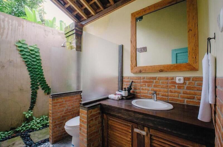 Bathroom 5, Anggrek Sari Villa, Badung
