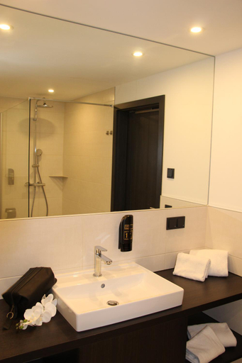Bathroom 2, Seehotel Ecktannen, Mecklenburgische Seenplatte