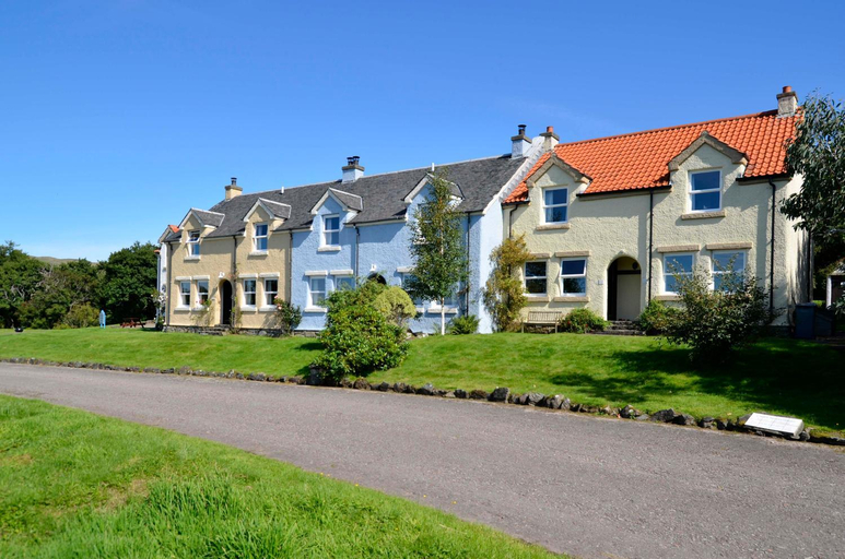 Exterior & Views 1, Craobh Marina Cottages, Argyll and Bute