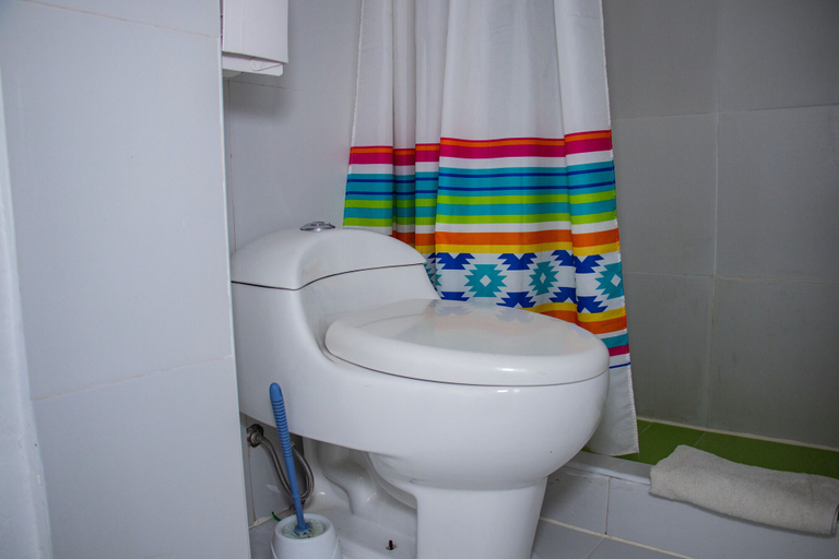 Bathroom 4, Tucan Hostel, Cusco