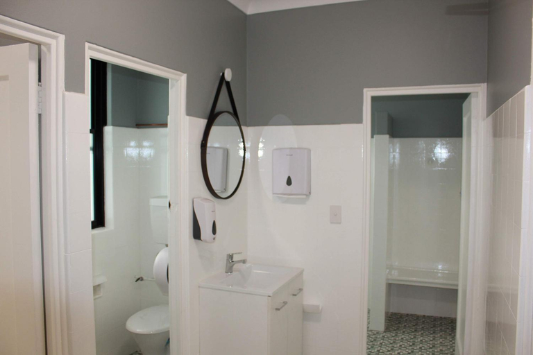 Bathroom, Colliery Inn, Wallsend, Newcastle - Outer West
