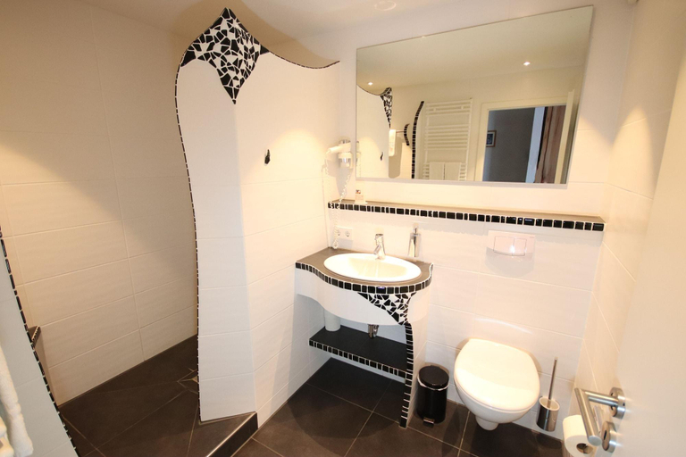 Bathroom 4, Appartements Biedermeier, Breisgau-Hochschwarzwald