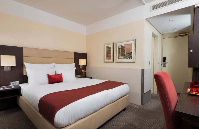 Bedroom 3, Leonardo Hotel Munich Arabellapark, München