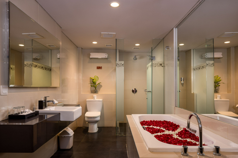 Bathroom 5, J4 Hotels Legian, Badung