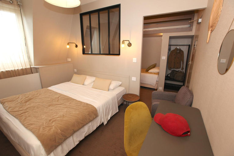 Bedroom 2, Cit'Hotel Les Alizes, Ille-et-Vilaine