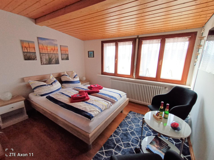 Bedroom, BodenSEE Privatzimmer "Haus am Weinberg Konstanz", Konstanz