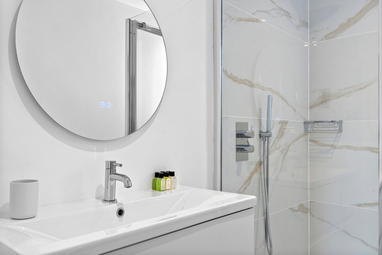 Room 5, Grove Heights Notting Hill, London
