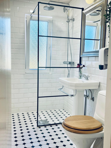 Bathroom 3, Villa Vintage B&B, Finland Proper