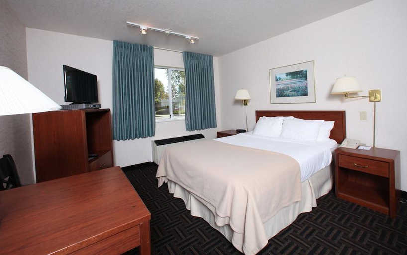 Bedroom 2, Powell River Town Centre Hotel, Powell River