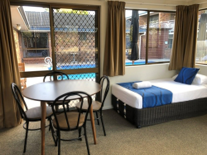 Bedroom 3, Logan City Motor Inn, Slacks Creek