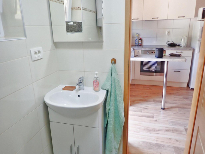 Bathroom 3, Apartment in Jusupi near Mala Paklenica Park, Starigrad