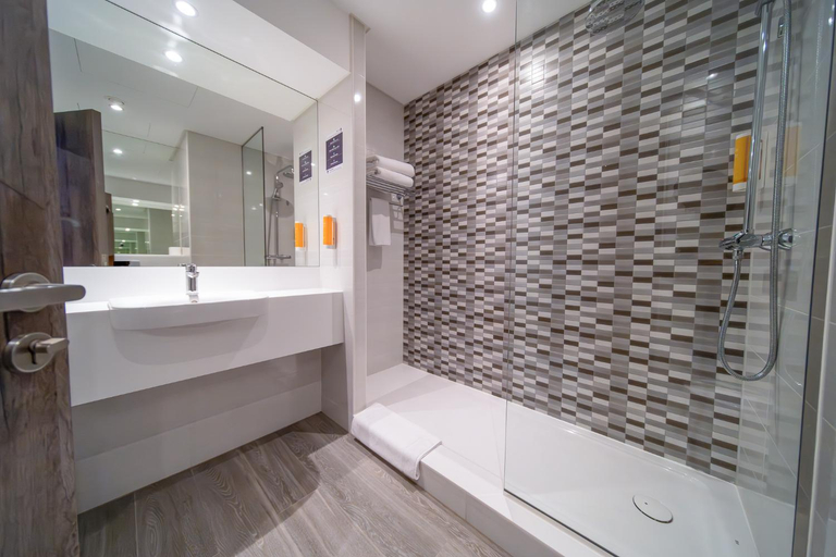 Bathroom 4, Premier Inn Dubai Barsha Heights, Dubai