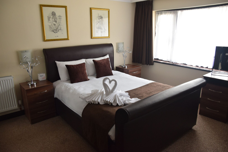 Bedroom 4, Europa Gatwick Hotel, West Sussex
