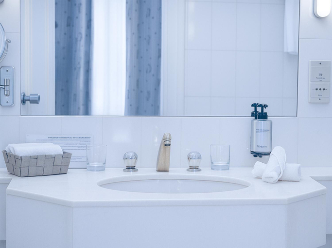 Bathroom 4, Hotel du Parc, Haut-Rhin