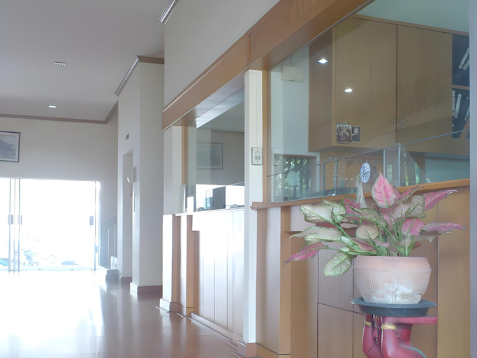 Public Area 2, Coop Dopa Hostel, Dusit