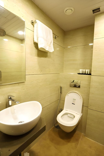 Bathroom 2, Hotel Grand Girdhar, Indore