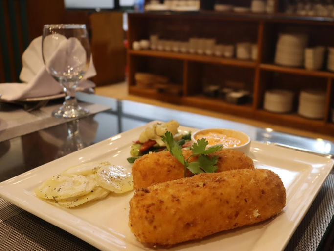Food & Drinks 5, Maisonette Firhill Villas , Rawalpindi